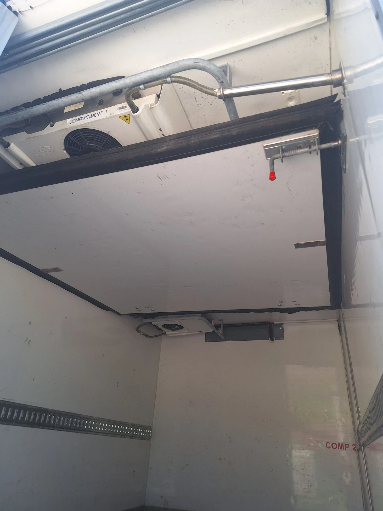 Iveco Daily 35-160.Хладилен - два агрегата.На ход от Швейцария, снимка 5 - Бусове и автобуси - 55085966
