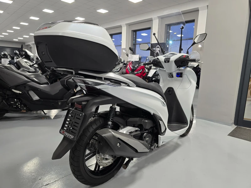 Honda Sh 350ie, ABS-TCS, Led, Keyless!, снимка 3 - Мотоциклети и мототехника - 52089079