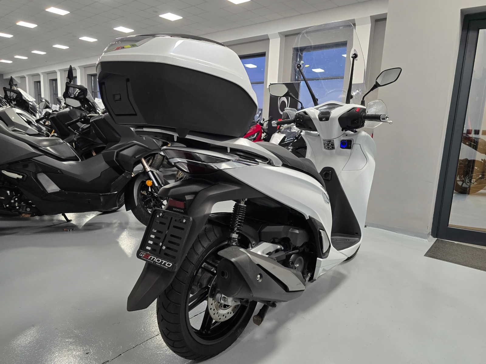 Honda Sh 350ie, ABS-TCS, Led, Keyless! - изображение 4