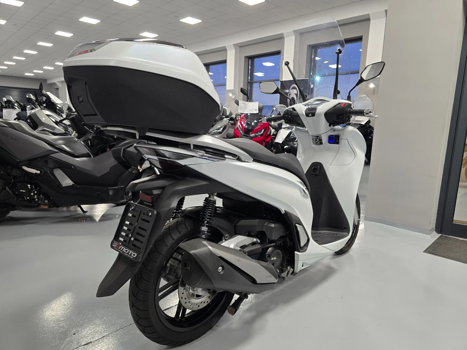 Honda Sh 350ie, ABS-TCS, Led, Keyless! - изображение 3