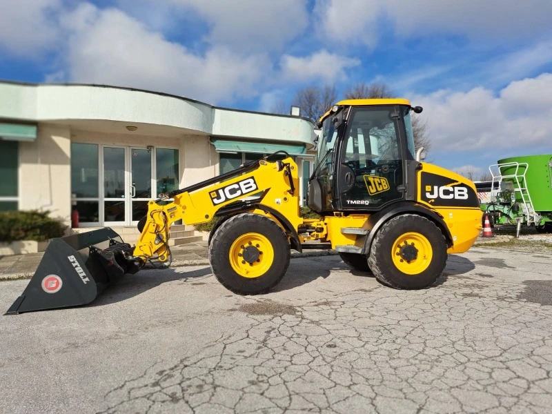 Телескопичен товарач JCB TM 220, снимка 7 - Селскостопанска техника - 43776196