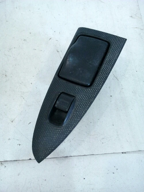 Копче ел.стъкло задно ляво Хонда Стрийм