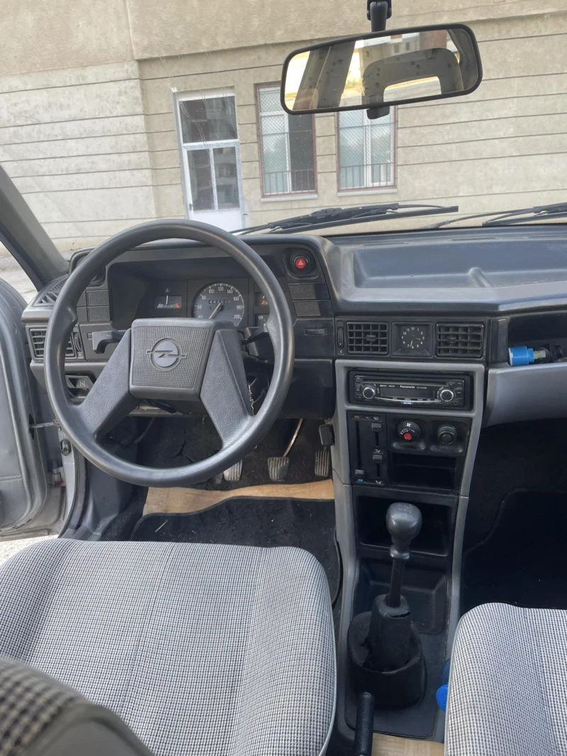 Opel Kadett 1.3, снимка 5 - Автомобили и джипове - 46855830