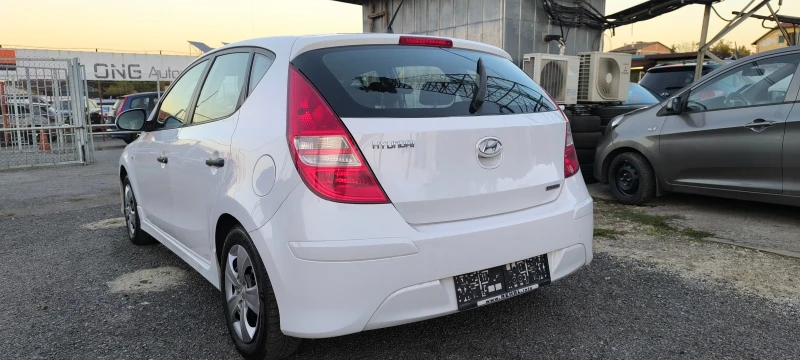 Hyundai I30 1.6-90кс-6ск, снимка 3 - Автомобили и джипове - 48566497