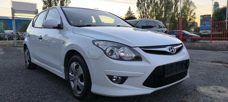 Hyundai I30 1.6-90кс-6ск, снимка 7 - Автомобили и джипове - 48566497