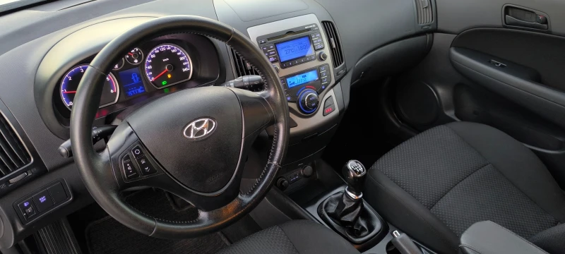 Hyundai I30 1.6-90кс-6ск, снимка 11 - Автомобили и джипове - 48566497