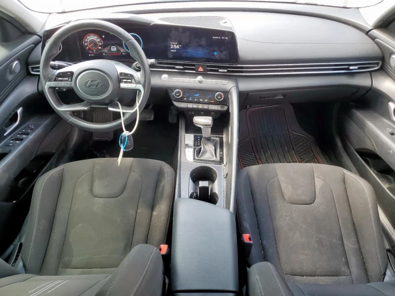 Hyundai Elantra SEL, снимка 8 - Автомобили и джипове - 52368532