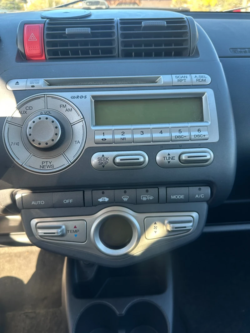 Honda Jazz 1.4/Facelift, снимка 13 - Автомобили и джипове - 52534545