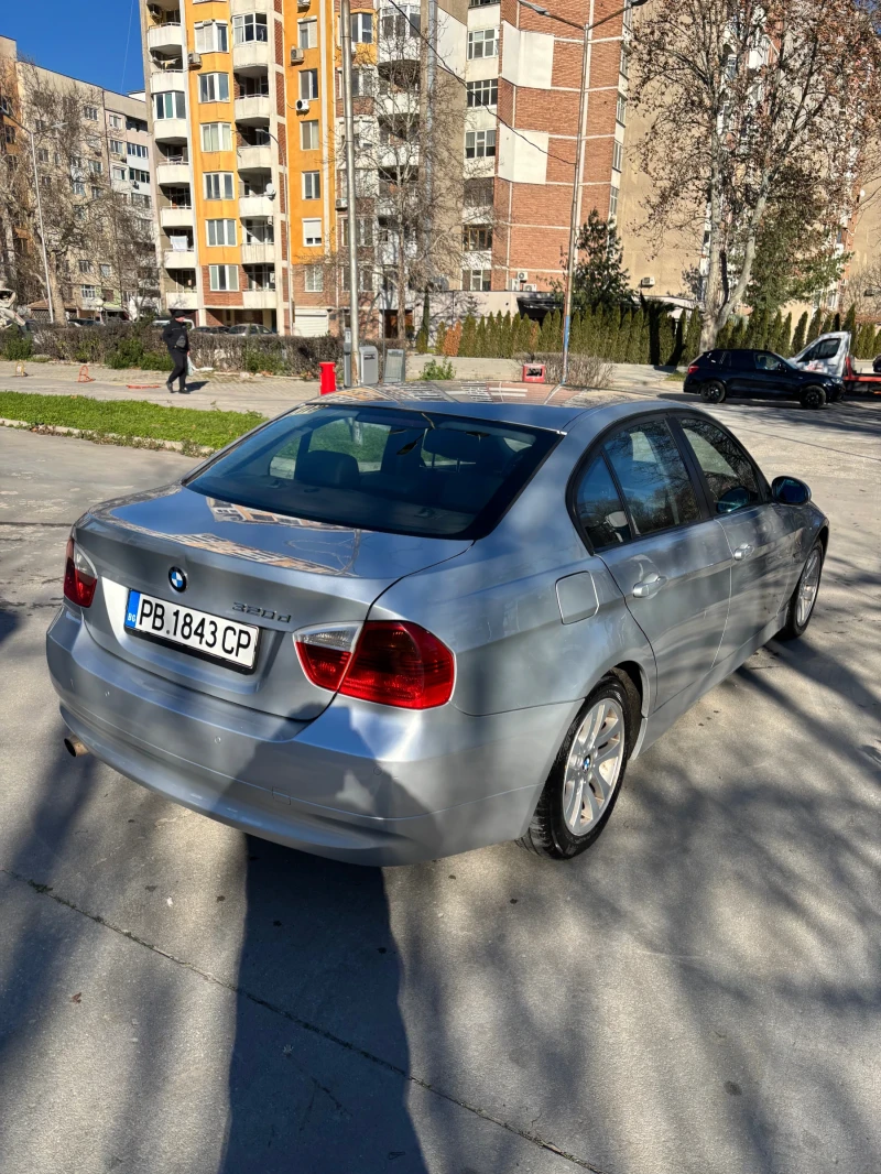 BMW 320 320 D, снимка 3 - Автомобили и джипове - 52929353