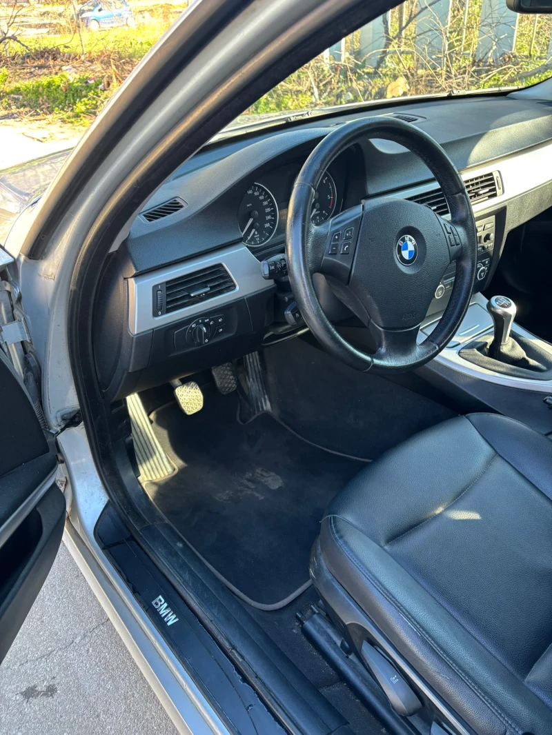 BMW 320 320 D, снимка 10 - Автомобили и джипове - 52929353