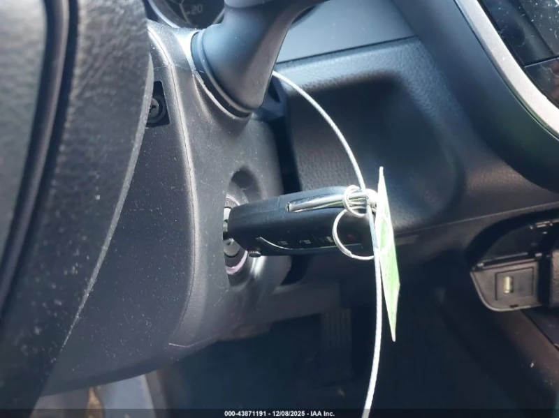 Toyota Camry 2.5L I-4 DI, DOHC, VVT, 203HP Front Wheel Drive, снимка 3 - Автомобили и джипове - 53077040