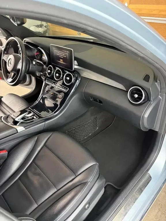 Mercedes-Benz C 300 * CARFAX * ПАНОРАМА * ПОДГРЕВИ - изображение 5