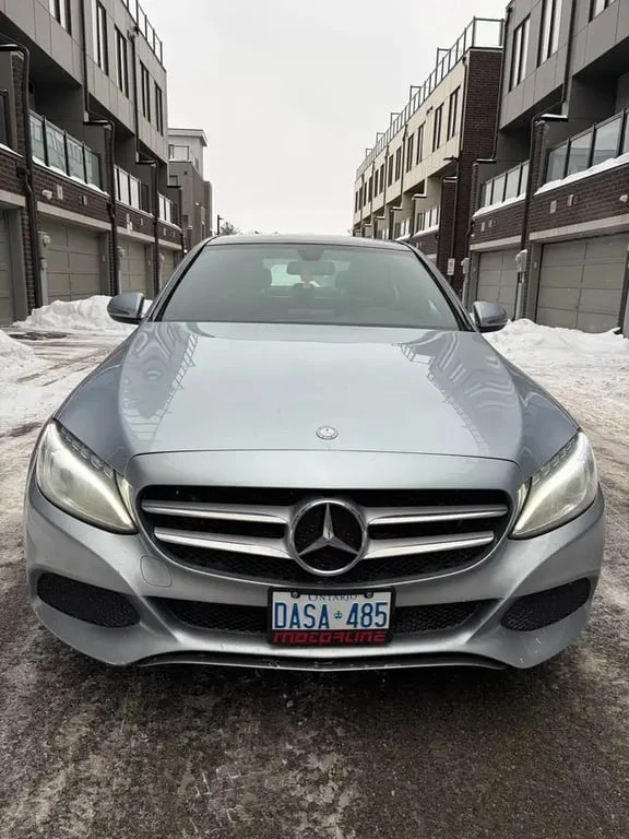 Mercedes-Benz C 300 * CARFAX * ПАНОРАМА * ПОДГРЕВИ - изображение 2