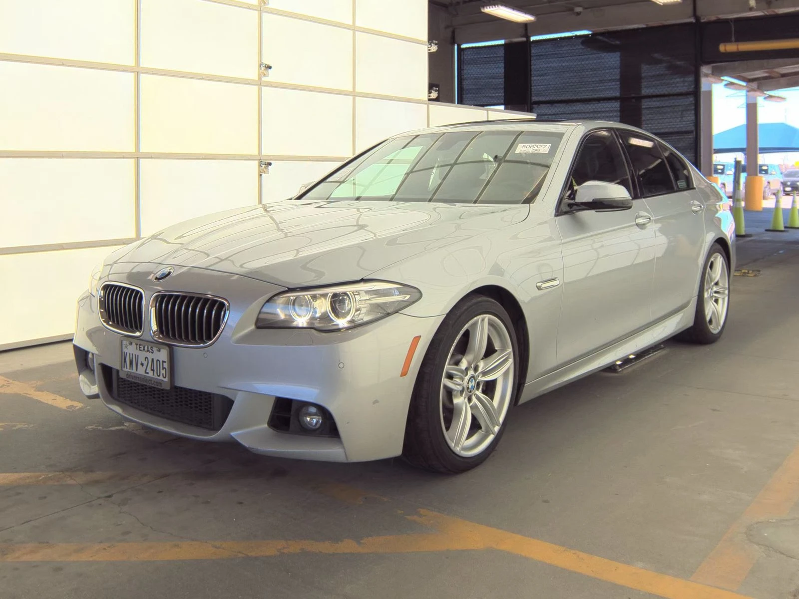 BMW 535 2015 BMW 5 Series Sedan 535i M SPORT LINE, снимка 1