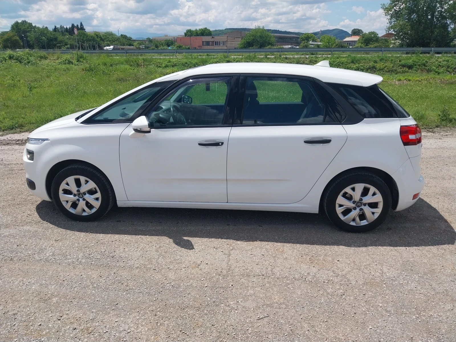 Citroen C4 Picasso 1.6 BlueHDI 100 - изображение 4