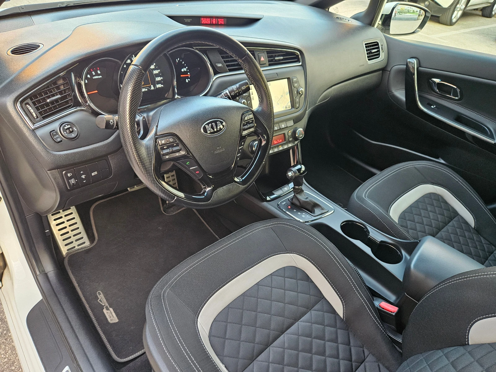 Kia Ceed 1.6d-GT-Line/AT 7/Navi/Led/Камера - изображение 9