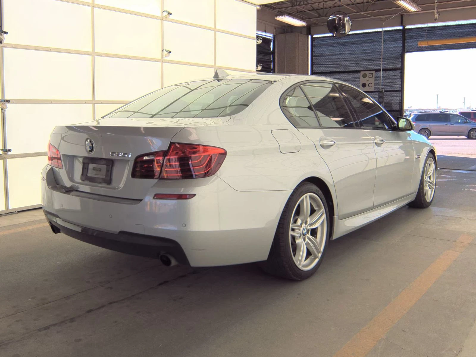 BMW 535 2015 BMW 5 Series Sedan 535i M SPORT LINE | Mobile.bg � ����������� 5