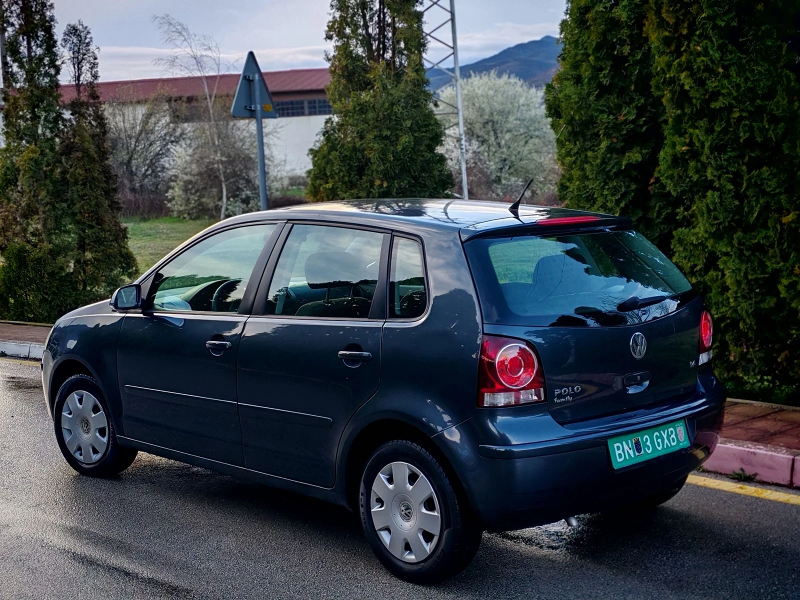 VW Polo 1.4I(80)* FACELIFT* FAMILY* НОВ ВНОС* , снимка 4 - Автомобили и джипове - 54092237