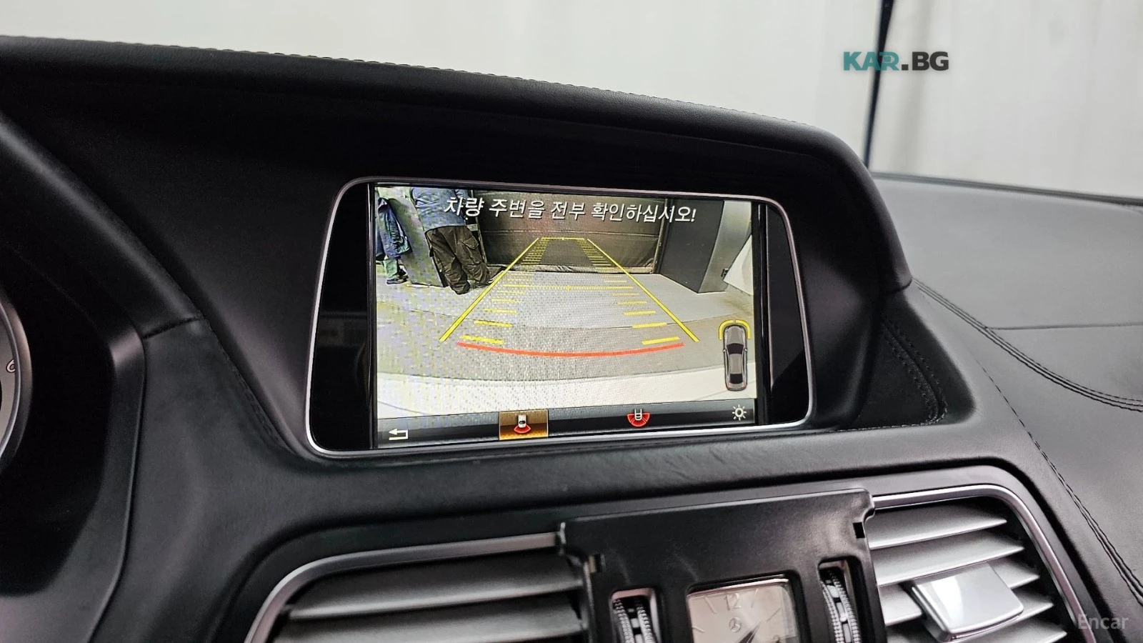Mercedes-Benz E 400 COUPE* КОЖА* ПОДГРЕВ* ОБДУХВ* BURMASTER* PANO, снимка 15 - Автомобили и джипове - 54971902