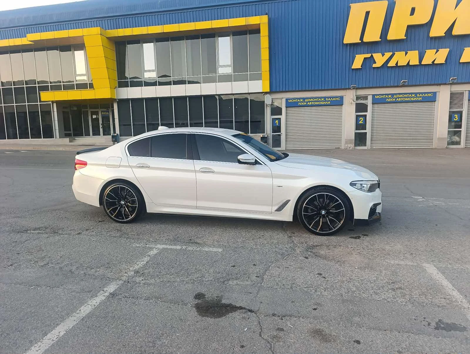 BMW 520, снимка 7 - Автомобили и джипове - 55114331