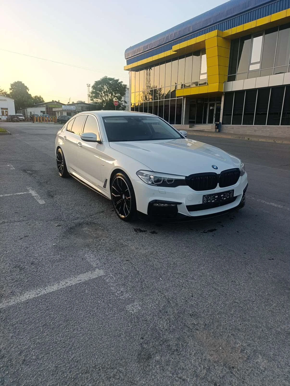 BMW 520, снимка 3 - Автомобили и джипове - 55114331
