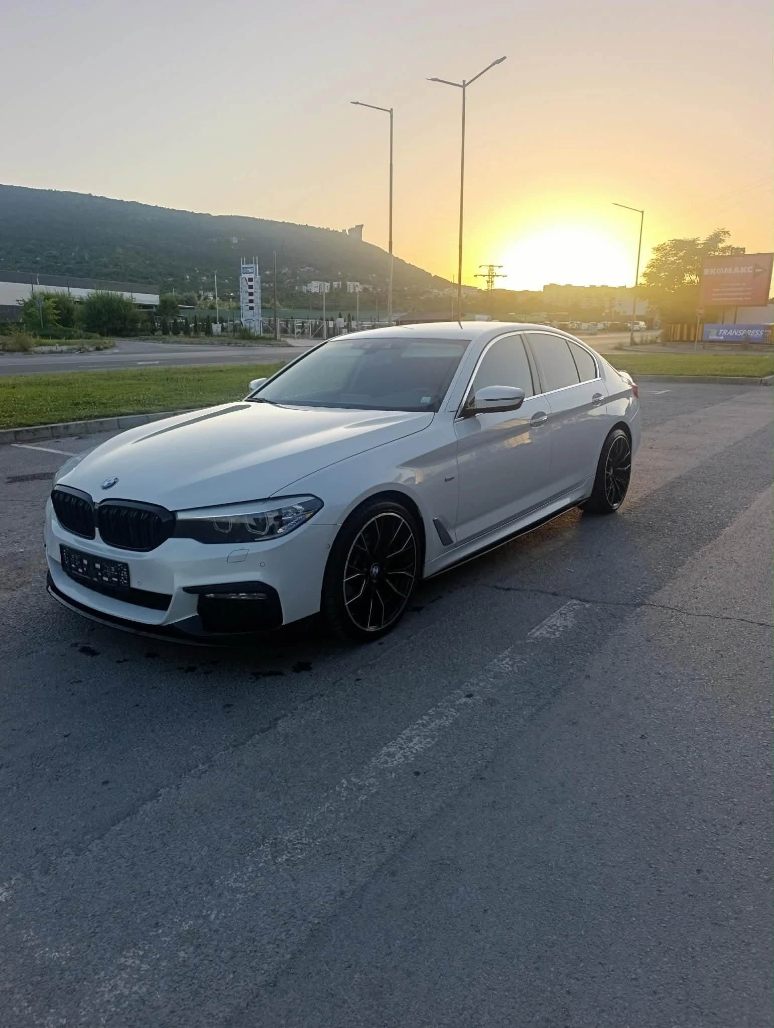 BMW 520, снимка 4 - Автомобили и джипове - 55114331