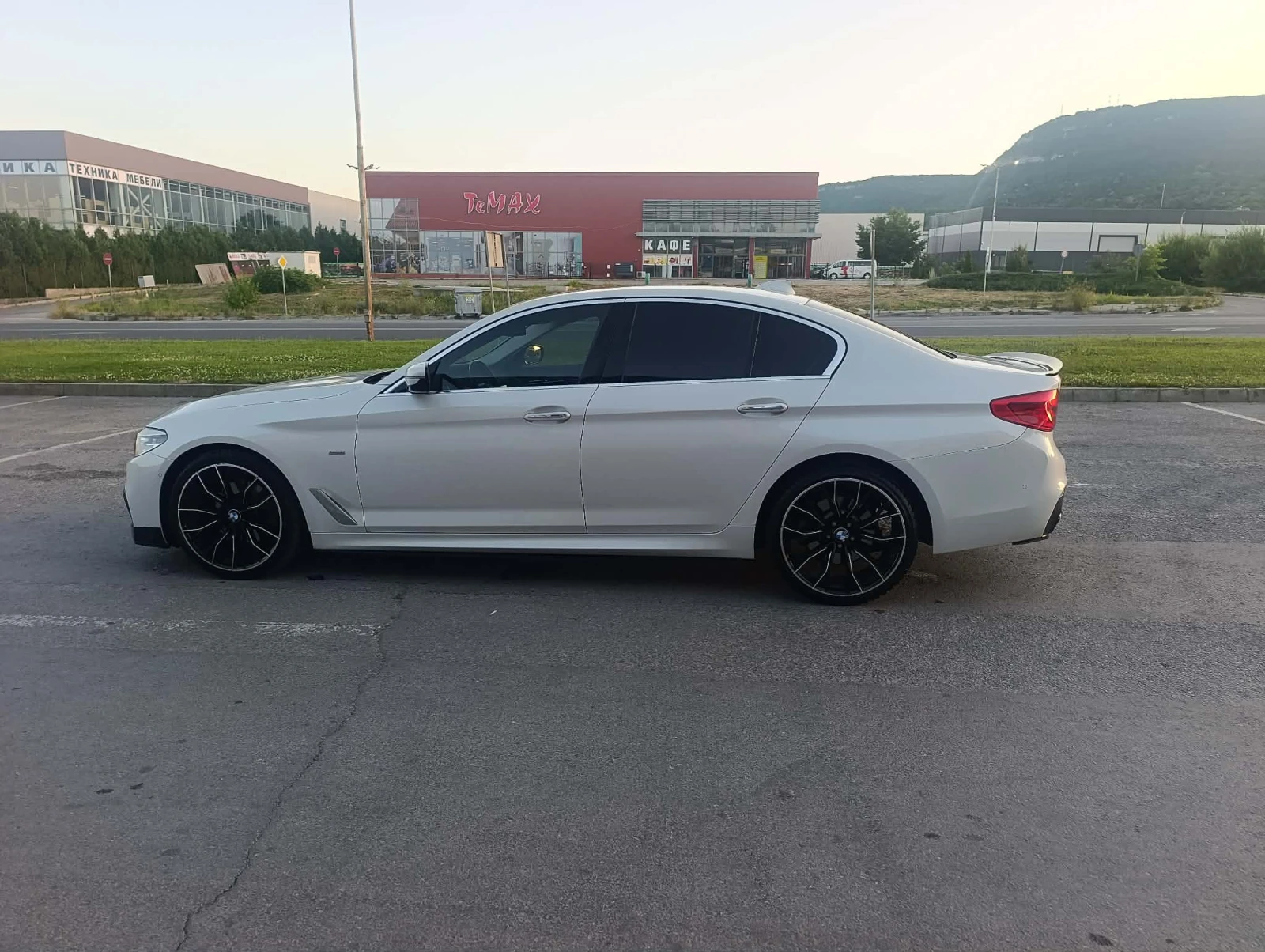BMW 520, снимка 8 - Автомобили и джипове - 55114331