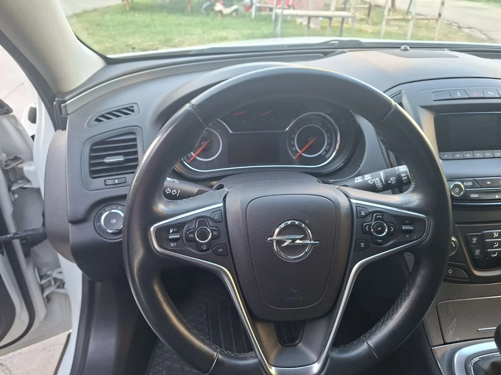 Opel Insignia 2.0 tdci, снимка 12 - Автомобили и джипове - 55752363