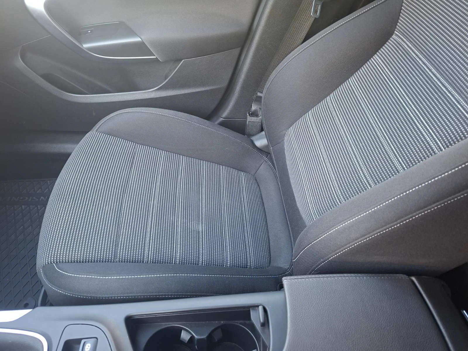 Opel Insignia 2.0 tdci, снимка 13 - Автомобили и джипове - 55752363