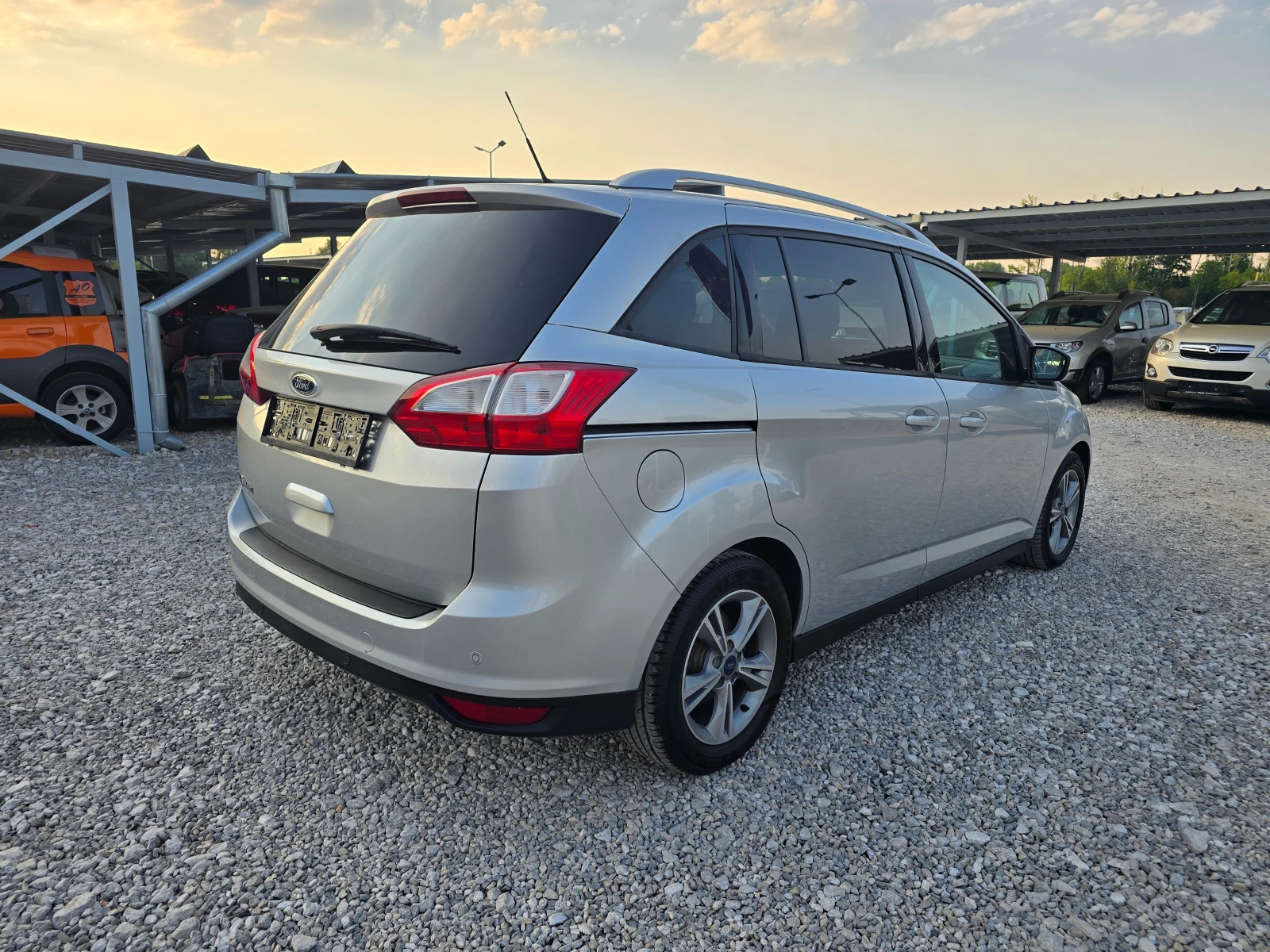 Ford C-max 1, 6 TDCI КЛИМАТРОНИК !! МАКСИ !! , снимка 5 - Автомобили и джипове - 55769121