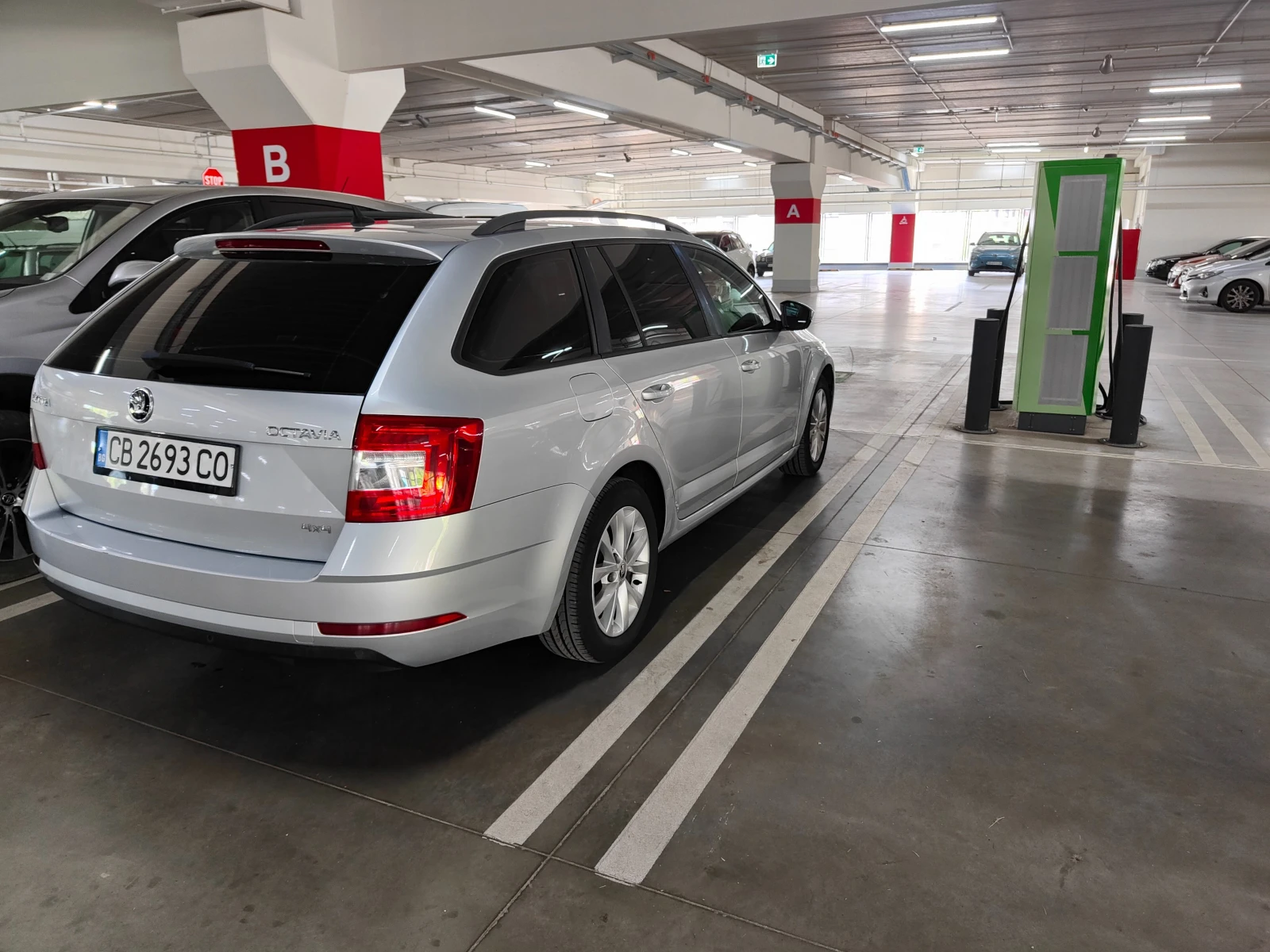 Skoda Octavia 2.0TDI, снимка 2 - Автомобили и джипове - 56112127