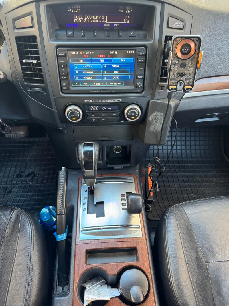 Mitsubishi Pajero 3.2 DI-DC / 165ps / 100% обслужен, снимка 9 - Автомобили и джипове - 50236600