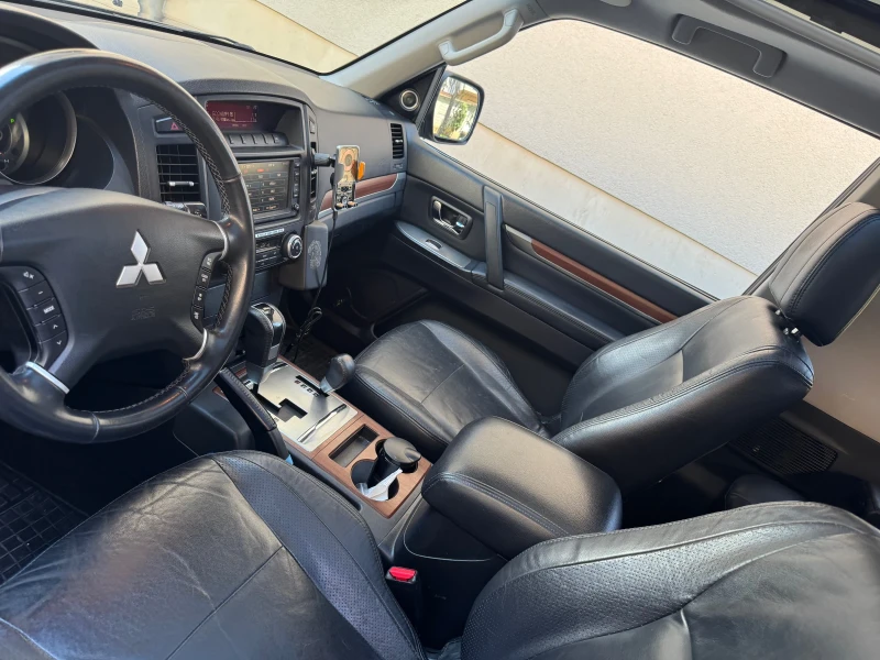 Mitsubishi Pajero 3.2 DI-DC / 165ps / 100% обслужен, снимка 12 - Автомобили и джипове - 50236600