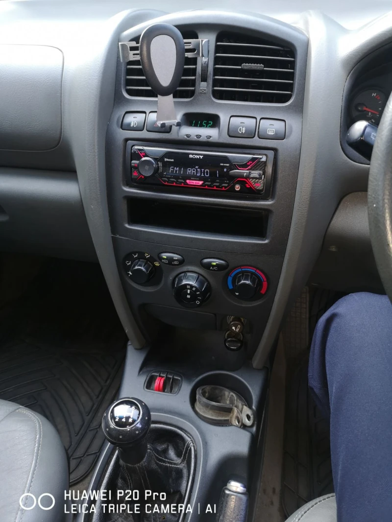 Hyundai Santa fe 2.0 CRDi 4 WD, снимка 9 - Автомобили и джипове - 52192301