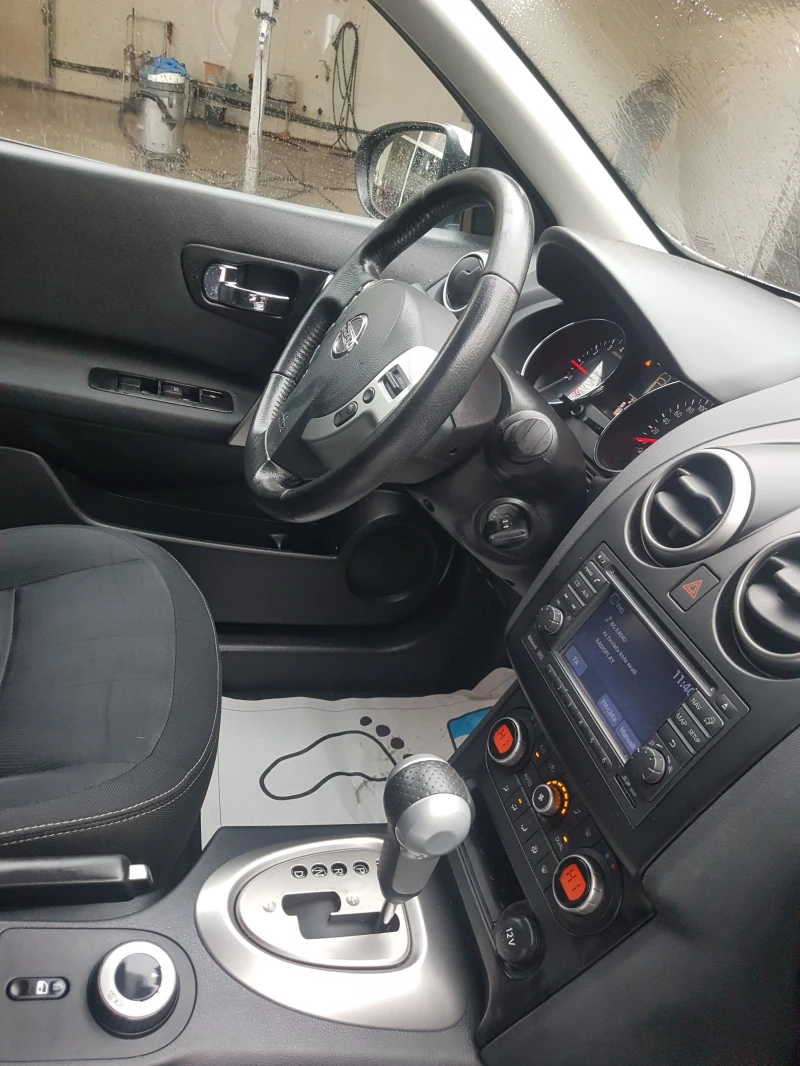 Nissan Qashqai 2.0iAVTOMAT, снимка 13 - Автомобили и джипове - 52890948