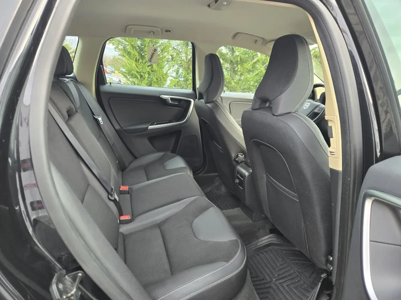 Volvo XC60 2.0T-203кс= АВТОМАТ= НАВИ= ОБСЛУЖЕН, снимка 14 - Автомобили и джипове - 53464307