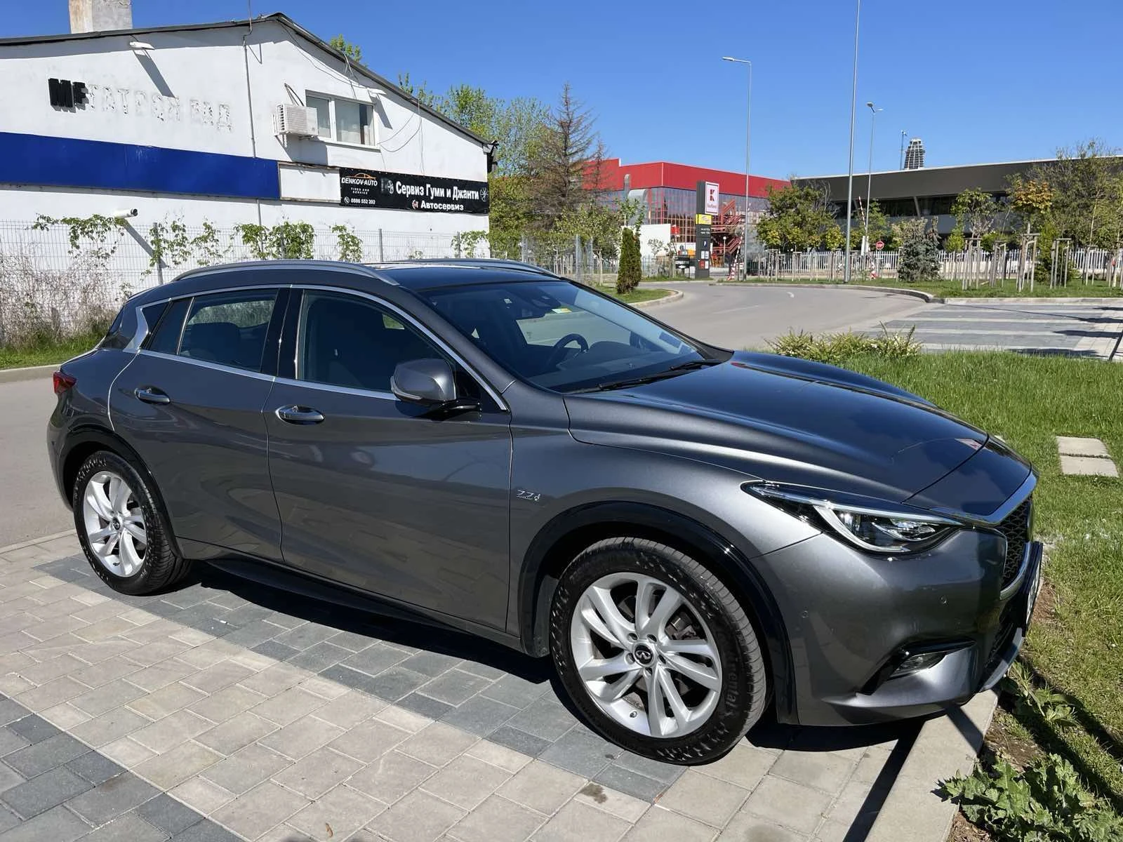 Infiniti Q30 2.2 AWD Premium - изображение 4