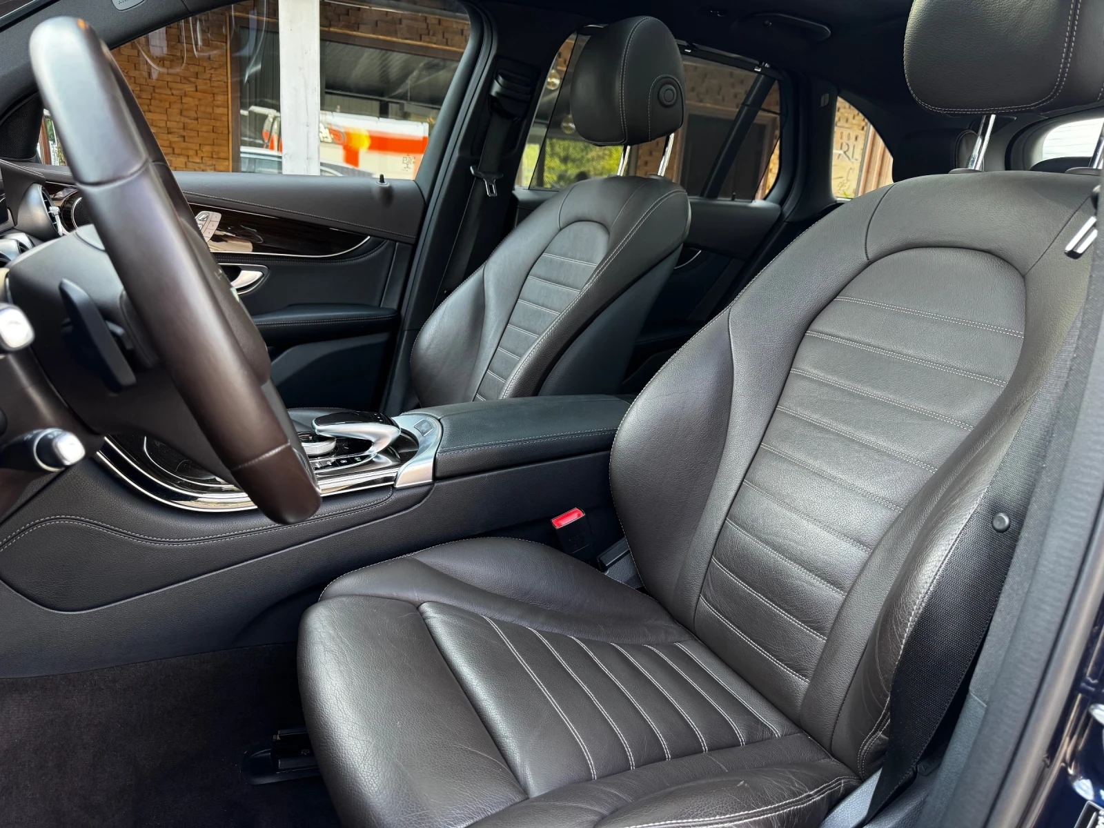 Mercedes-Benz GLC 250 4Matic AMG Airmatic PANO Distronic+ Keyless - изображение 10