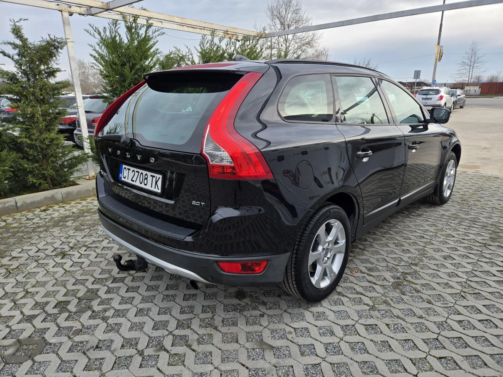 Volvo XC60 2.0T-203кс= АВТОМАТ= НАВИ= ОБСЛУЖЕН - изображение 3
