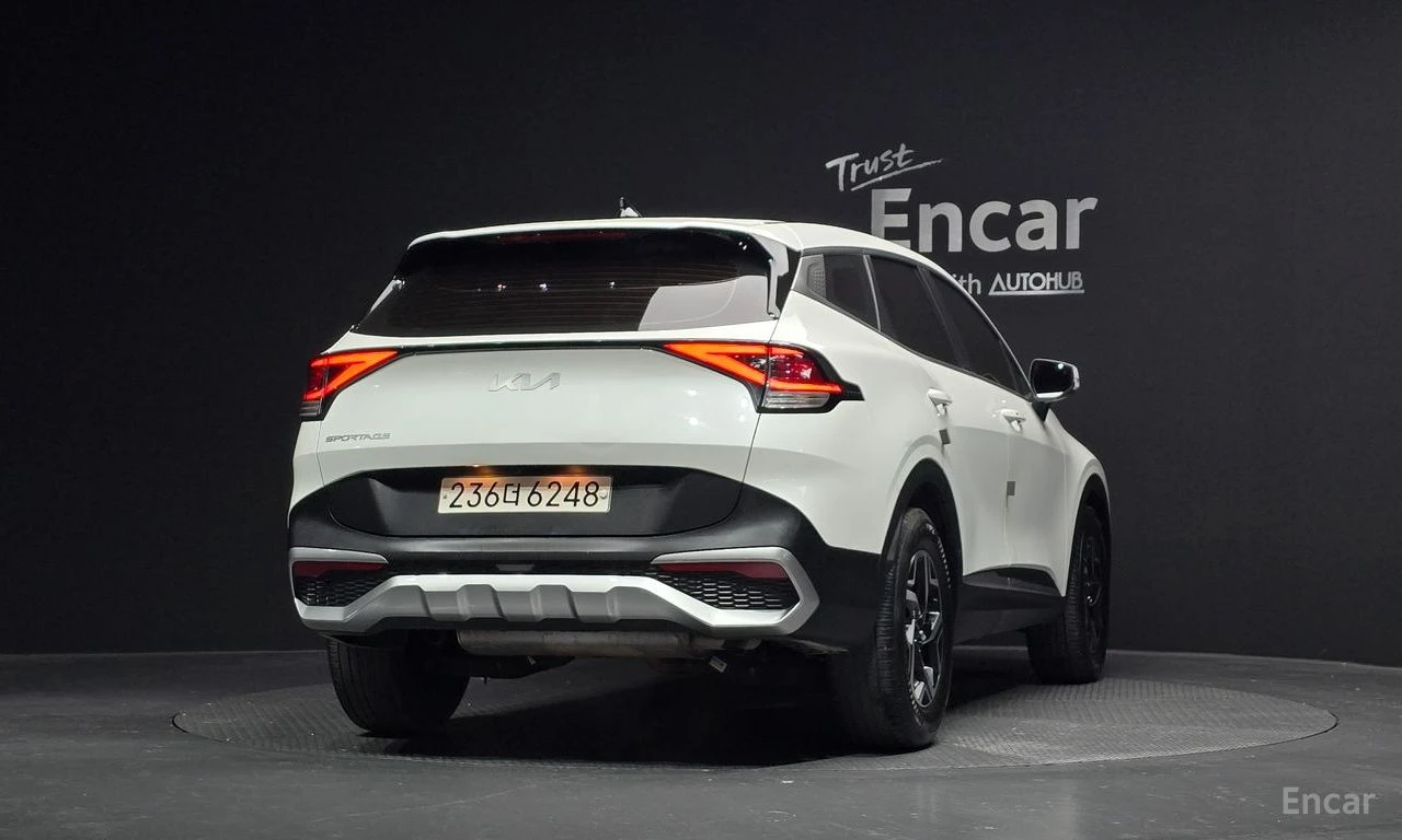 Kia Sportage 1.6T* TRENDY* DIGITAL* REAR-CAMERA* , снимка 4 - Автомобили и джипове - 54609822