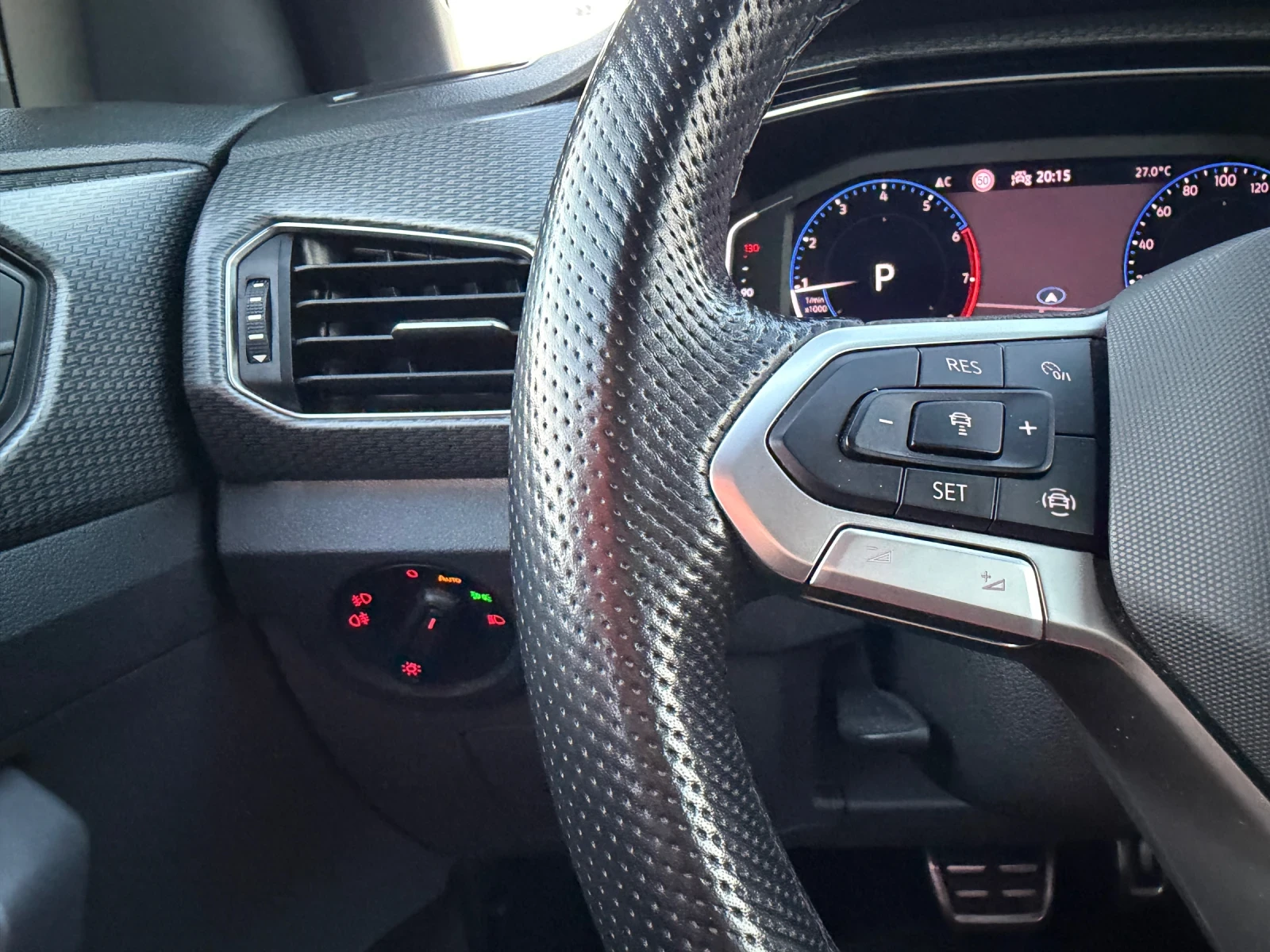 VW T-Cross R-Line, снимка 9 - Автомобили и джипове - 55695392