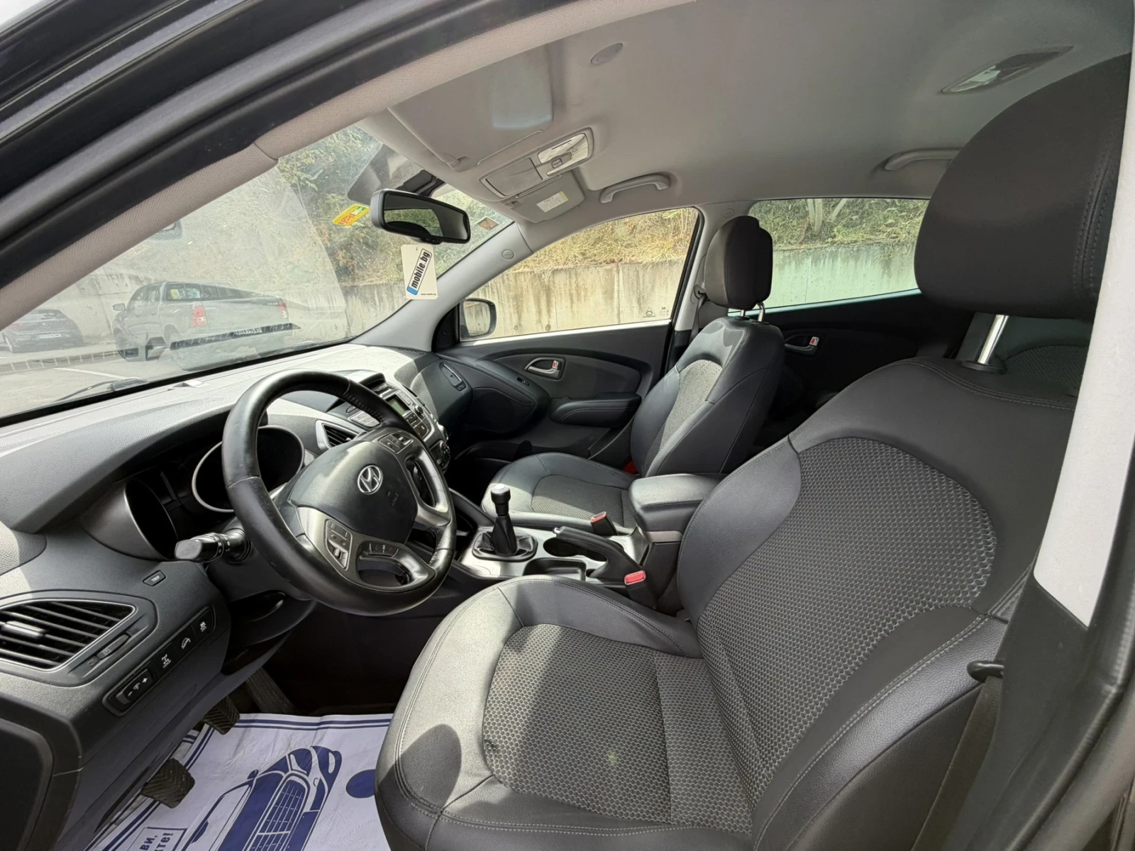Hyundai IX35 2.0 I Ръчка 4х4 Швейцария, снимка 15 - Автомобили и джипове - 56138163