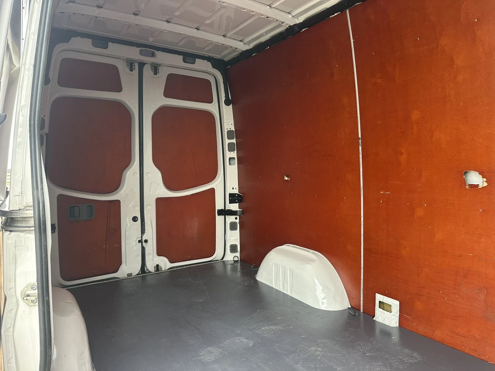 VW Crafter, снимка 9 - Бусове и автобуси - 56457451