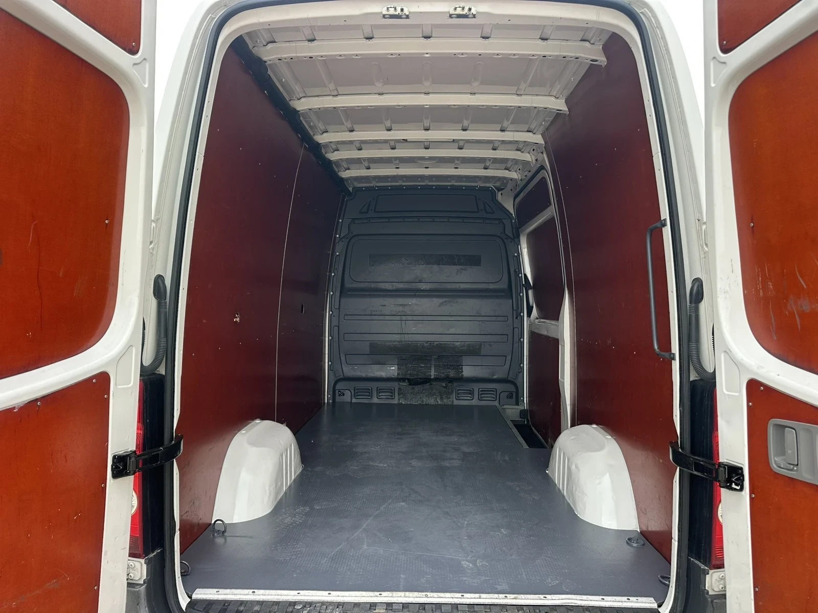 VW Crafter, снимка 8 - Бусове и автобуси - 56457451