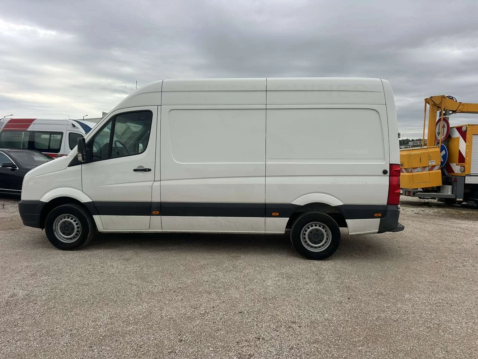 VW Crafter, снимка 7 - Бусове и автобуси - 56457451