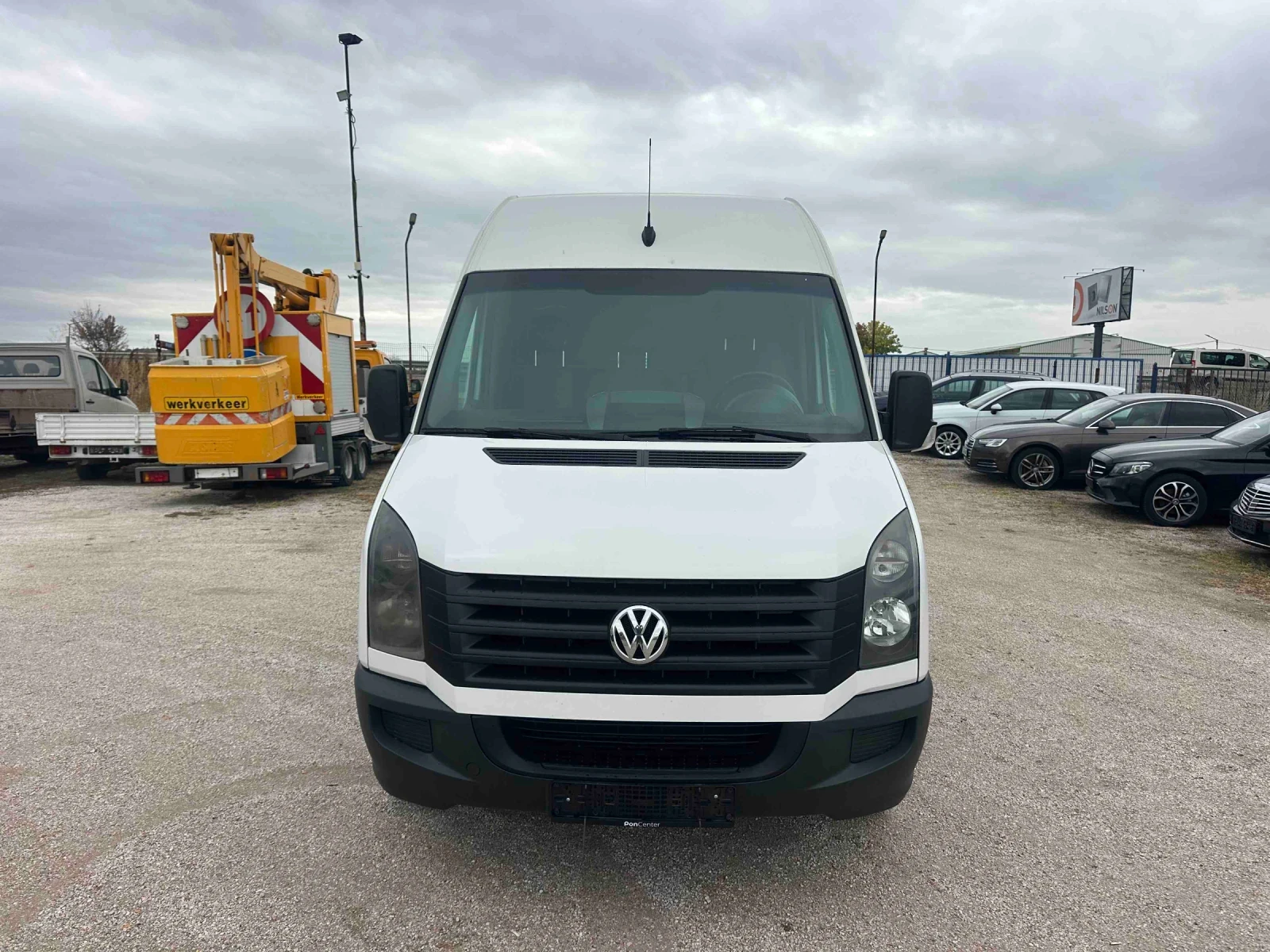 VW Crafter, снимка 2 - Бусове и автобуси - 56457451