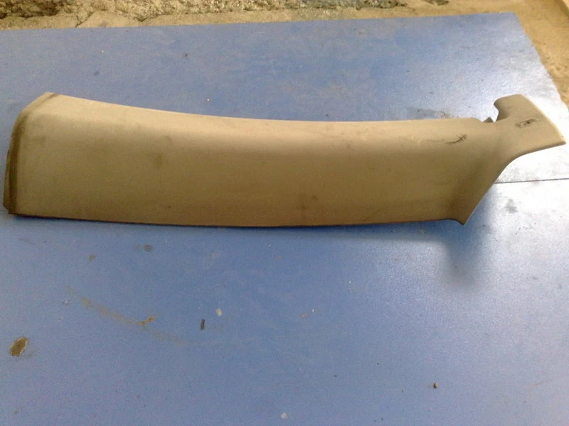 Капак на задна дясна колонка за Мерцедес Вито 