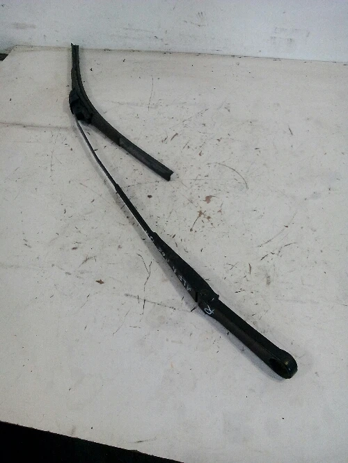 Рамо чистачка дясно Алфа Ромео 166