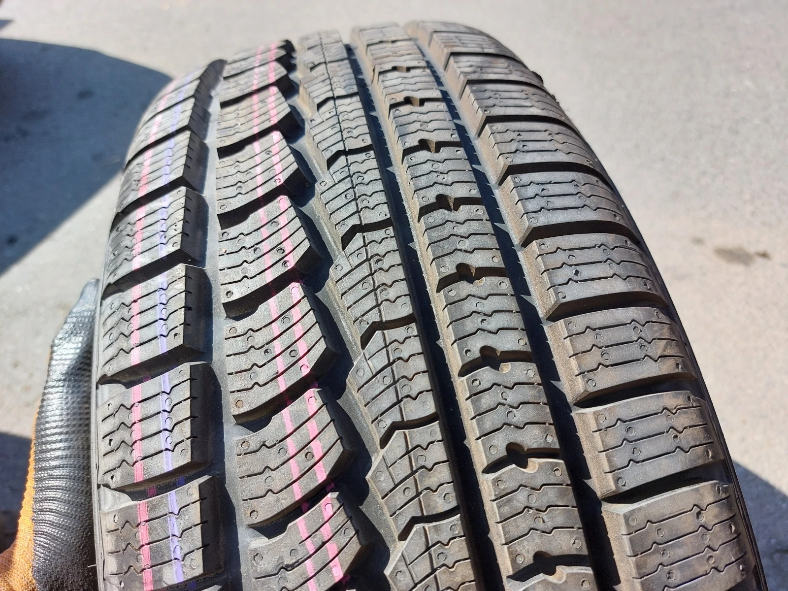 ���� 215/60R16 | Mobile.bg � ����������� 2
