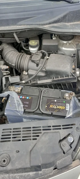 Toyota Corolla verso 2.2D4D, снимка 15